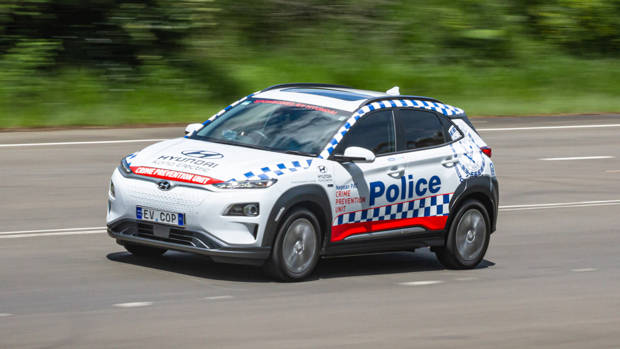 Hyundai Kona Electric 2021 police driving
