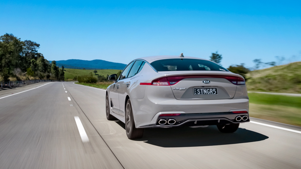 Kia Stinger 200S 2021 ceramic silver rear end