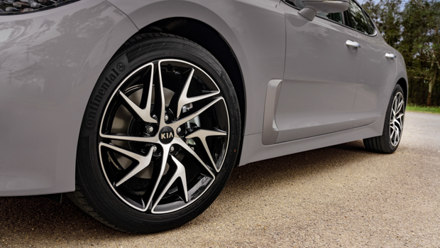 Kia Stinger 200S 2021 18 inch wheels