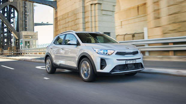 Kia Stonic 2021 Sport driving