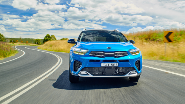 Kia Stonic GT Line 2021 blue front end