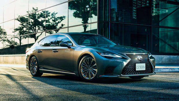 Lexus LS 2021 grey front end