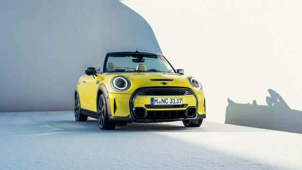 Mini Hatch 2021 Social