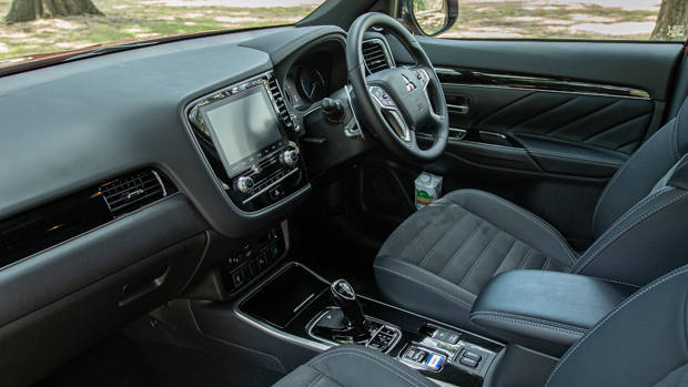 Mitsubishi Outlander PHEV 2021 seats