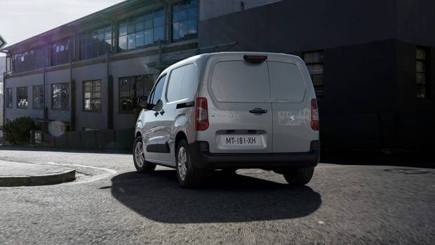 Peugeot e-Partner 2021 rear