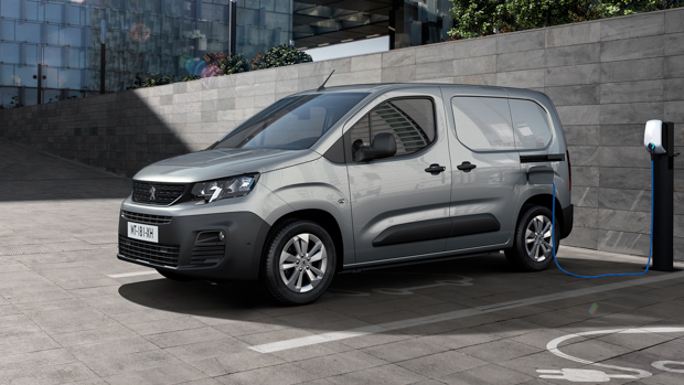 Peugeot e-Partner 2021 charging