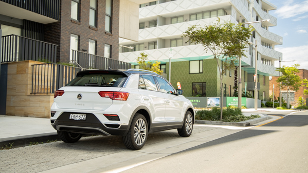 Volkswagen T-Roc 110TSI Style 2021 white rear end