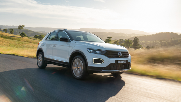 Volkswagen T-Roc 110TSI Style 2021 white ride