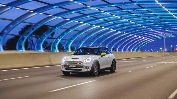 Mini hatch Electric 2021