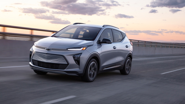 Chevrolet Bolt EUV 2021 driving