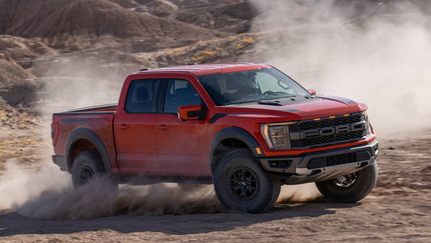 Ford F-150 Raptor 2021 driving