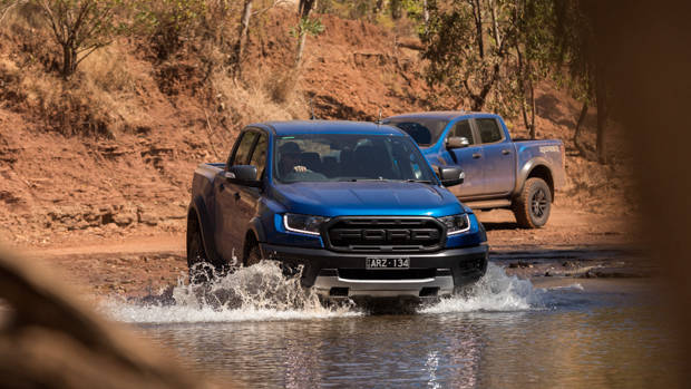Ford Ranger Raptor 2021 driving