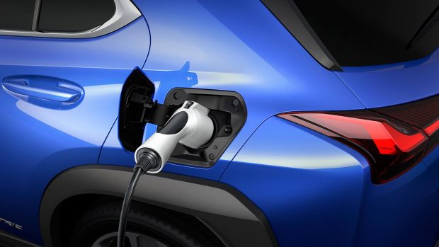 Lexus UX 300 e 2021 Plugged