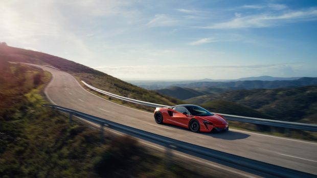 McLaren Artura 2021-3