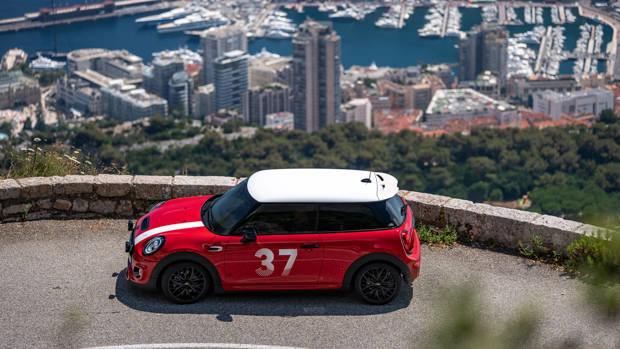 Mini hatch Paddy Hopkirk Edition 2021 side