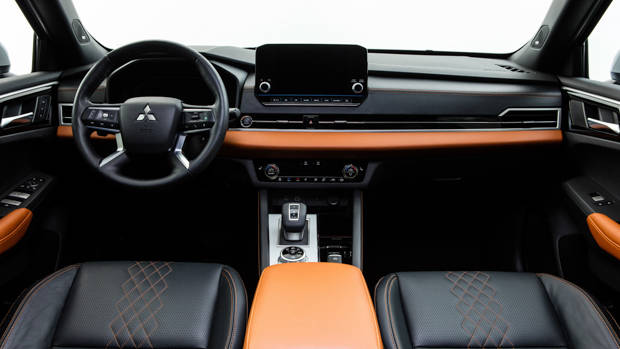 Mitsubishi Outlander 2021 interior