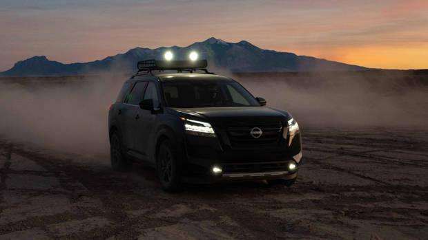 Nissan Pathfinder 2022 front 3/4