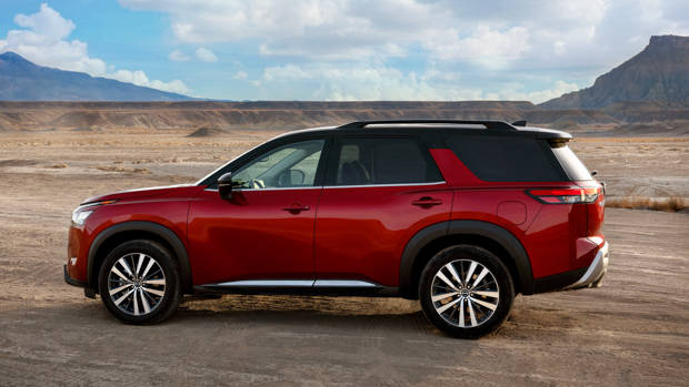 Nissan Pathfinder 2022 side