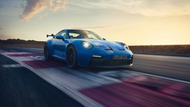 Porsche 911 GT3 2021 Front 2