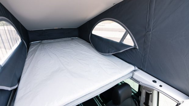 Volkswagen California Beach 2021 Bed