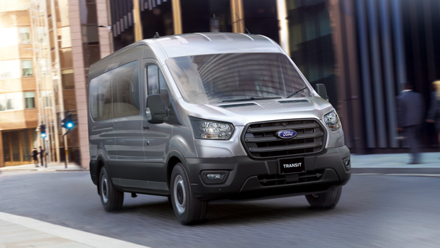 Ford Transit Bus 2021 driving