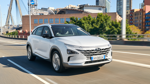 Hyundai Nexo 2021 driving