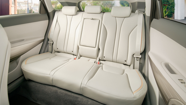 Hyundai Nexo 2021 back seats