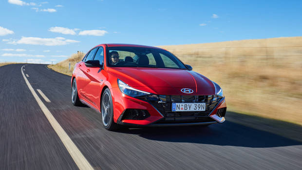 Hyundai i30 Sedan N Line red front end