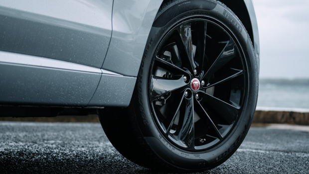 Jaguar F-Pace 2021-6