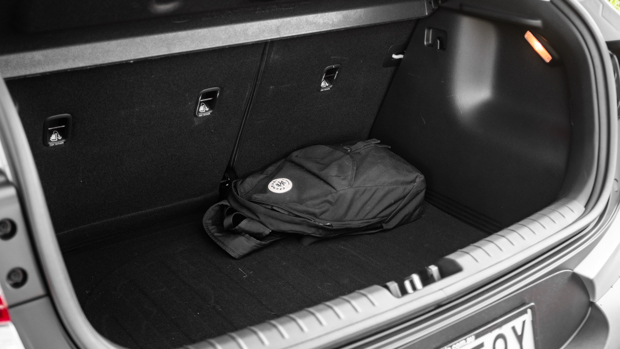 Kia Stonic Sport 2021 boot