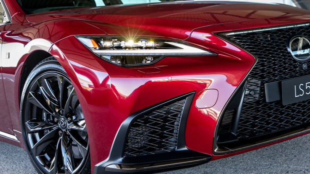 Lexus LS 500 F Sport 2021 front end