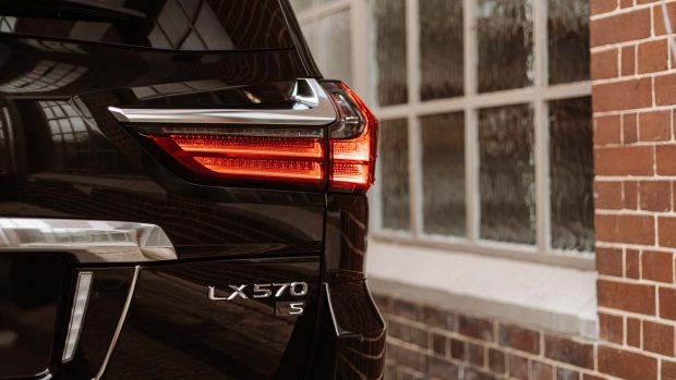 Lexus LX 570 S 2021_-4