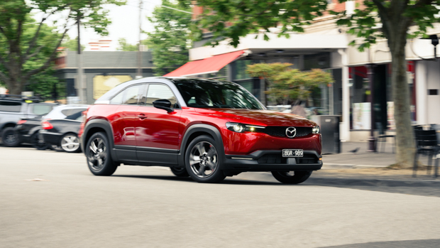 Mazda MX-30 M Hybrid 2021 driving