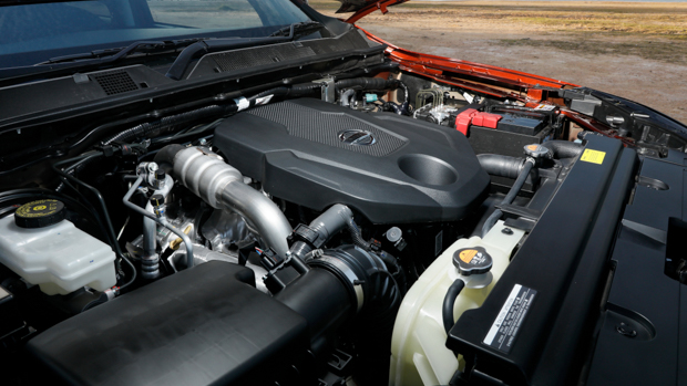 Nissan Navara ST-X 2021 2.3 twin turbo engine