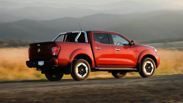 Nissan Navara ST-X 2021 profile