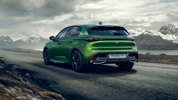 Peugeot 308 2022 rear driving