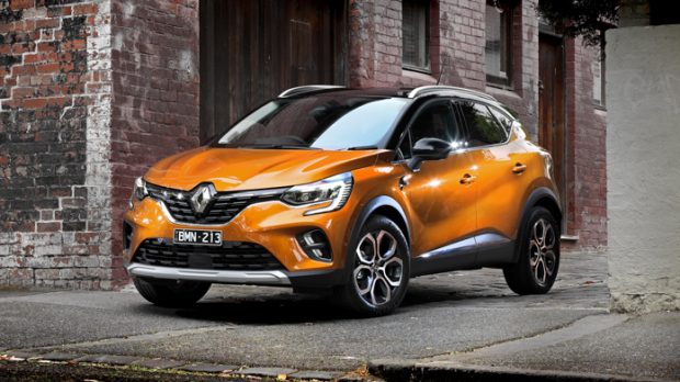 Renault Captur 2021 front street