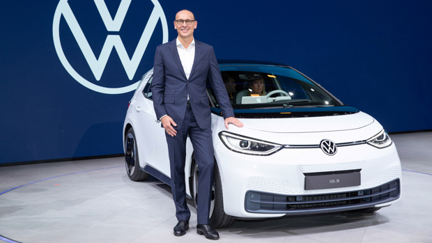 Volkswagen CEO Ralf Brandstätter with ID.4