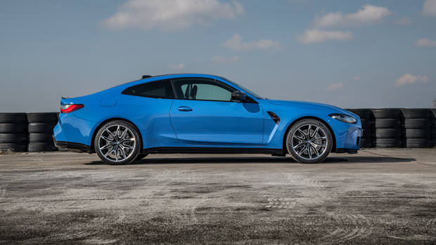 BMW M4 Competition xDrive 2022 side