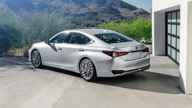 Lexus ES 2021 rear 3/4