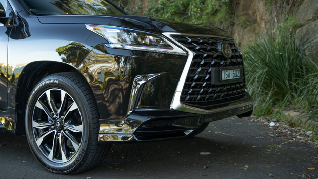 Lexus LX 570 S 2021 wheels