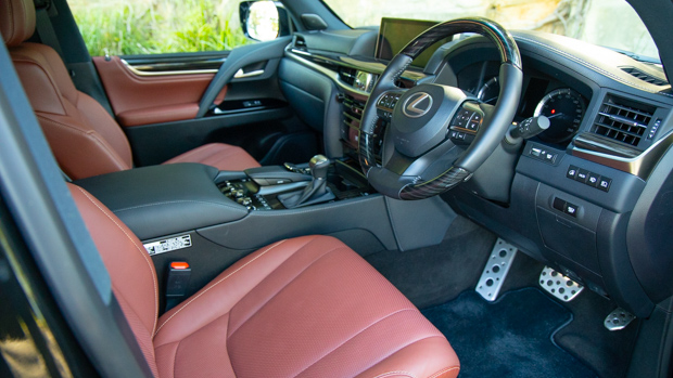 Lexus LX 570 S 2021 front interior