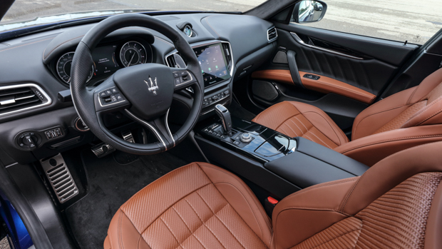 Maserati Ghibli Hybrid 2021 interior