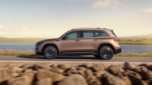 Mercedes-Benz EQB 2022 driving side