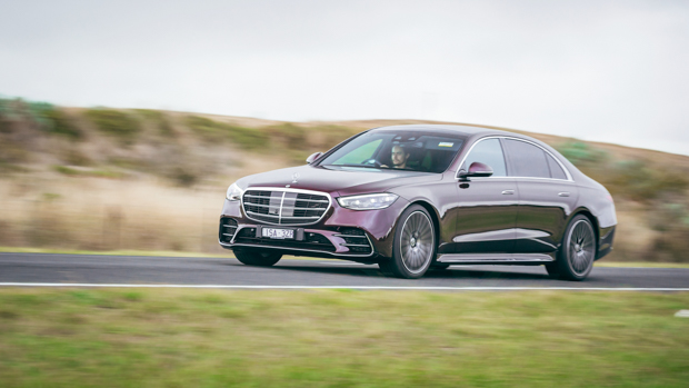 Mercedes-Benz S-Class 2021 driving