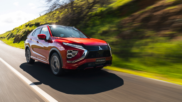 Mitsubishi Eclipse Cross 2021 driving