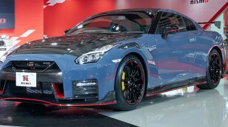Nissan GT-R Nismo 2022: adds exposed-carbon bonnet, same 441kW punch