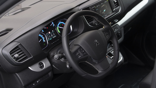 Peugeot e-Expert 2021 cabin