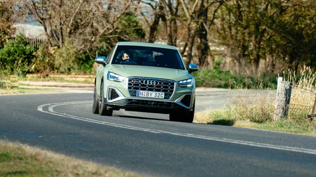 Audi SQ2 2021 front view