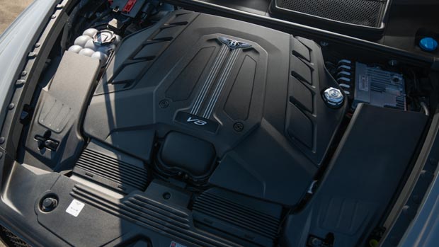 Bentley Bentayga V8 2021 engine